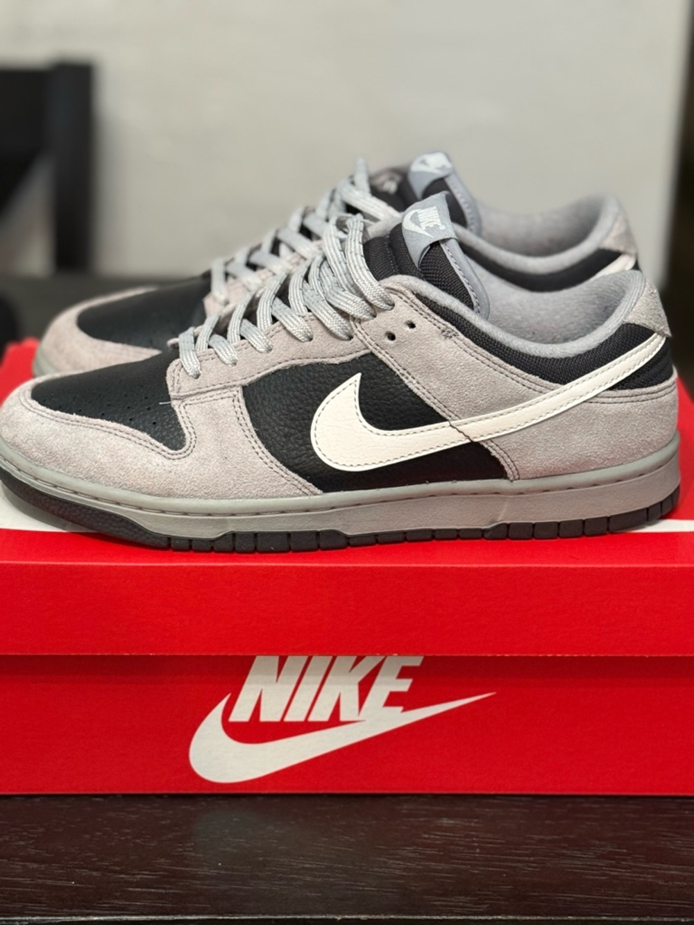 Nike Dunk Men’s Black, Gray & White Low-Top Sneakers